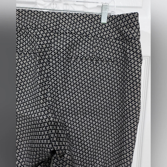 Lord & Taylor Woman Black, White & Metallic Gold Kelly Pull On Pants Size 18 W - Picture 9 of 14